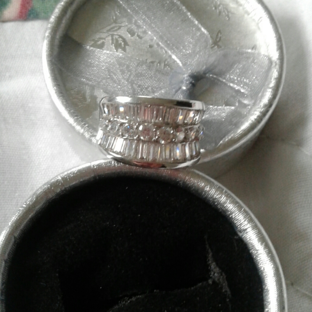 Rings - Picture 5 of 5